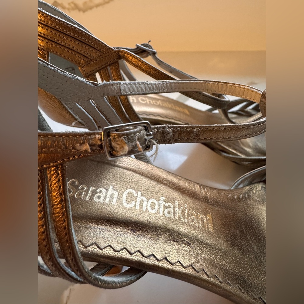 Sarah Chofakian Bronze Metallic Leather T-Strap Heels | US 8 (Brazil 6) - Picture 5 of 8